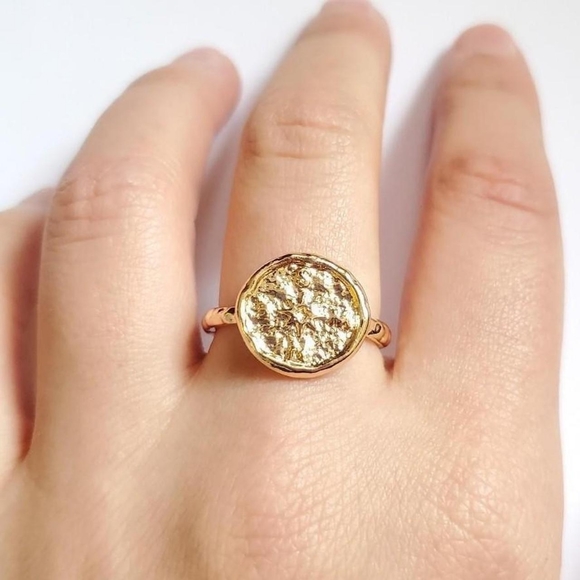 NWOT Gold Compass Ring - Picture 6 of 9